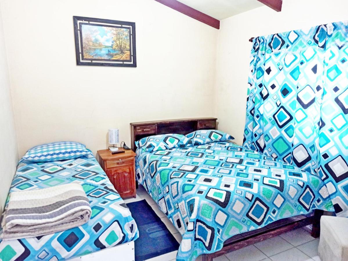 Residencial Moroni - Alojamiento en Cochabamba Bed and Breakfast Exterior foto