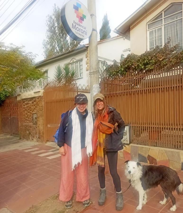 Residencial Moroni - Alojamiento en Cochabamba Bed and Breakfast Exterior foto