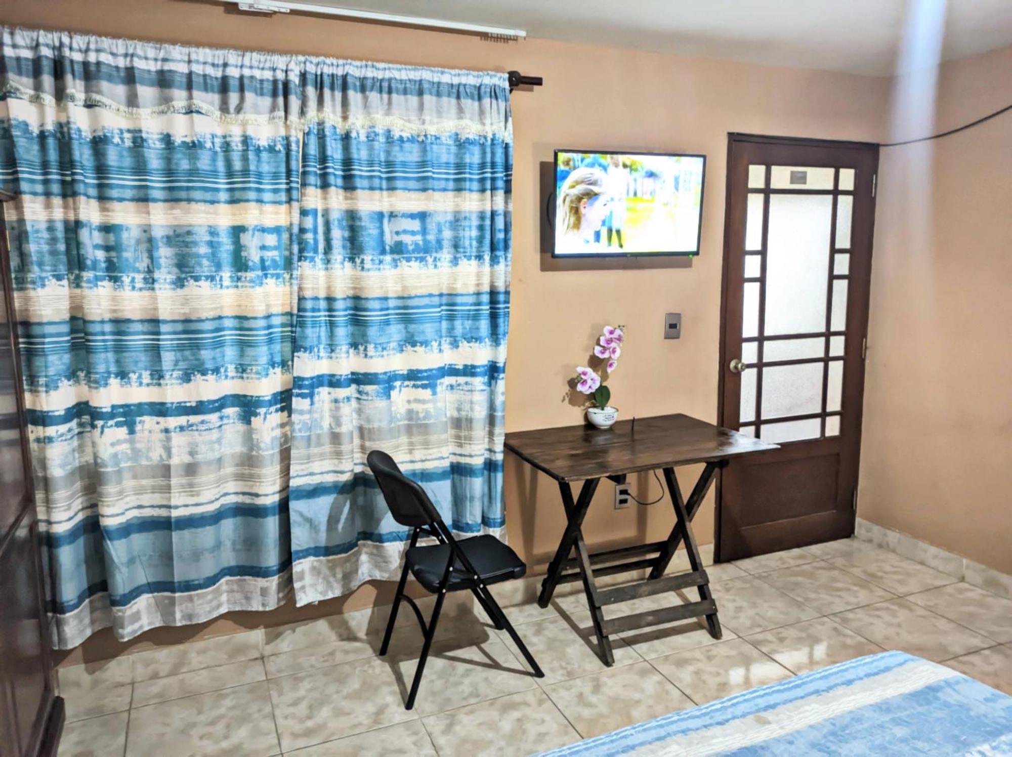 Residencial Moroni - Alojamiento en Cochabamba Bed and Breakfast Exterior foto