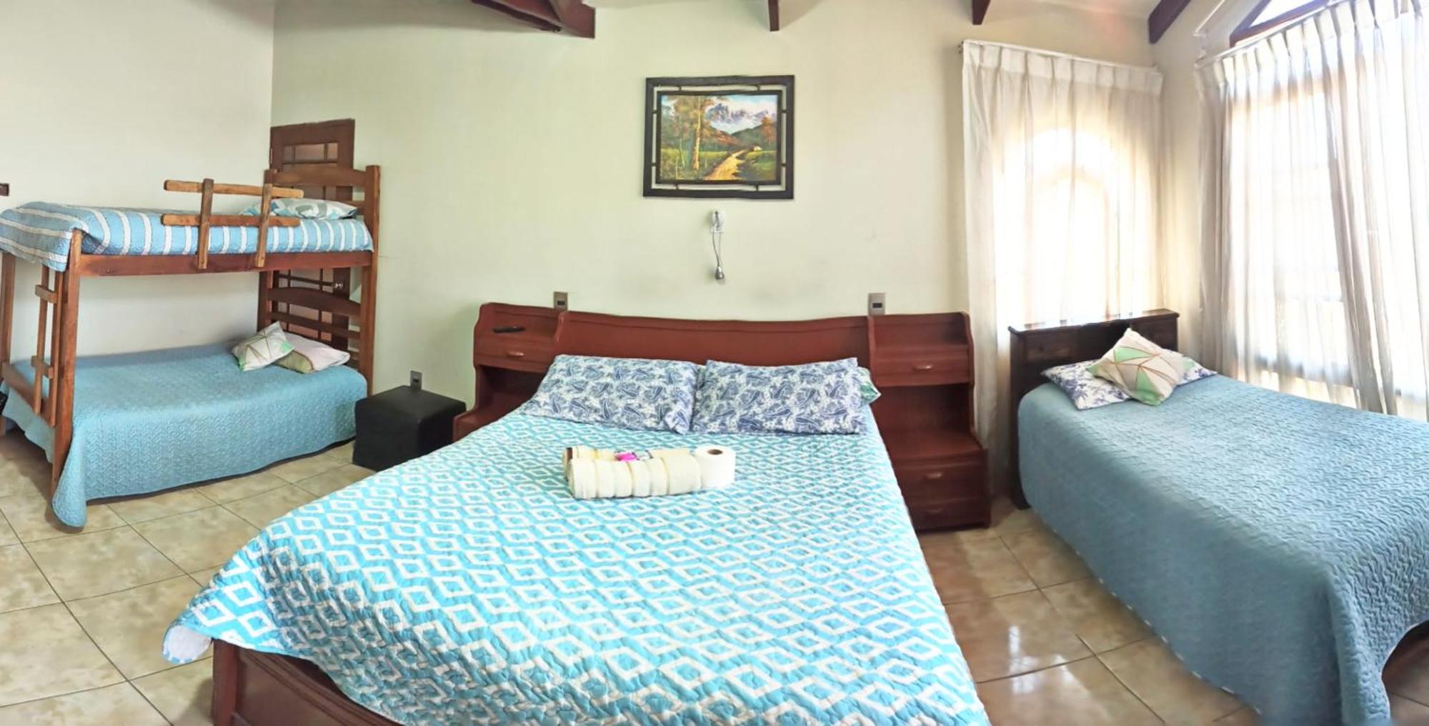Residencial Moroni - Alojamiento en Cochabamba Bed and Breakfast Exterior foto